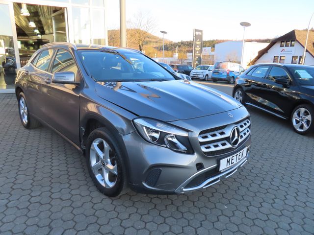 Mercedes-Benz GLA 200 CDI / d 4 MATIC