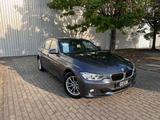 BMW 320 i F30 / Bi-Xenon - BMW 320: 30 320i