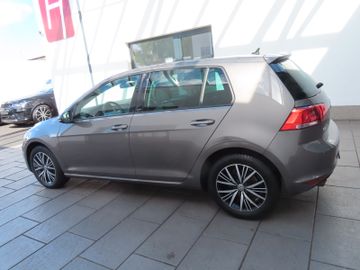 Volkswagen Golf - 6