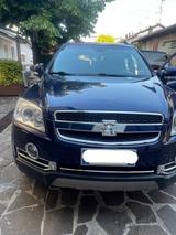 Chevrolet Captiva 2.0 VCDi 2WD 7 posti - blaue Chevrolet Captiva