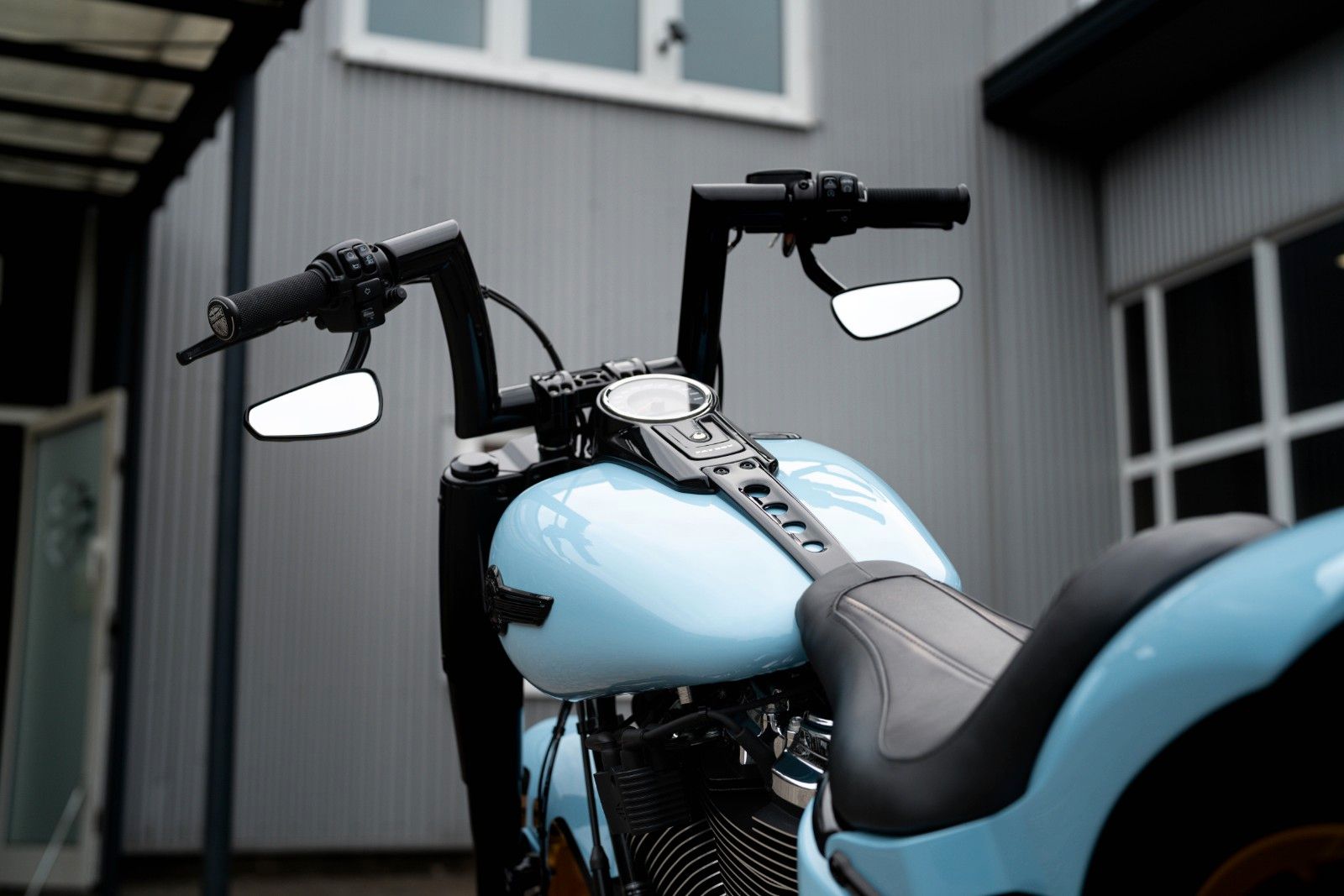 Fahrzeugabbildung Harley-Davidson Light Blue FAT BOY FLFBS 114 - Jekill & Hyde-