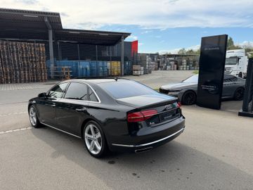 Audi A8 - 6