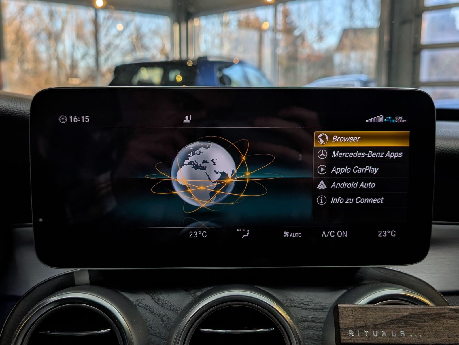 Fahrzeugabbildung Mercedes-Benz C 300 d 4M AMG-Line ACC Multibeam 360° Pano Voll