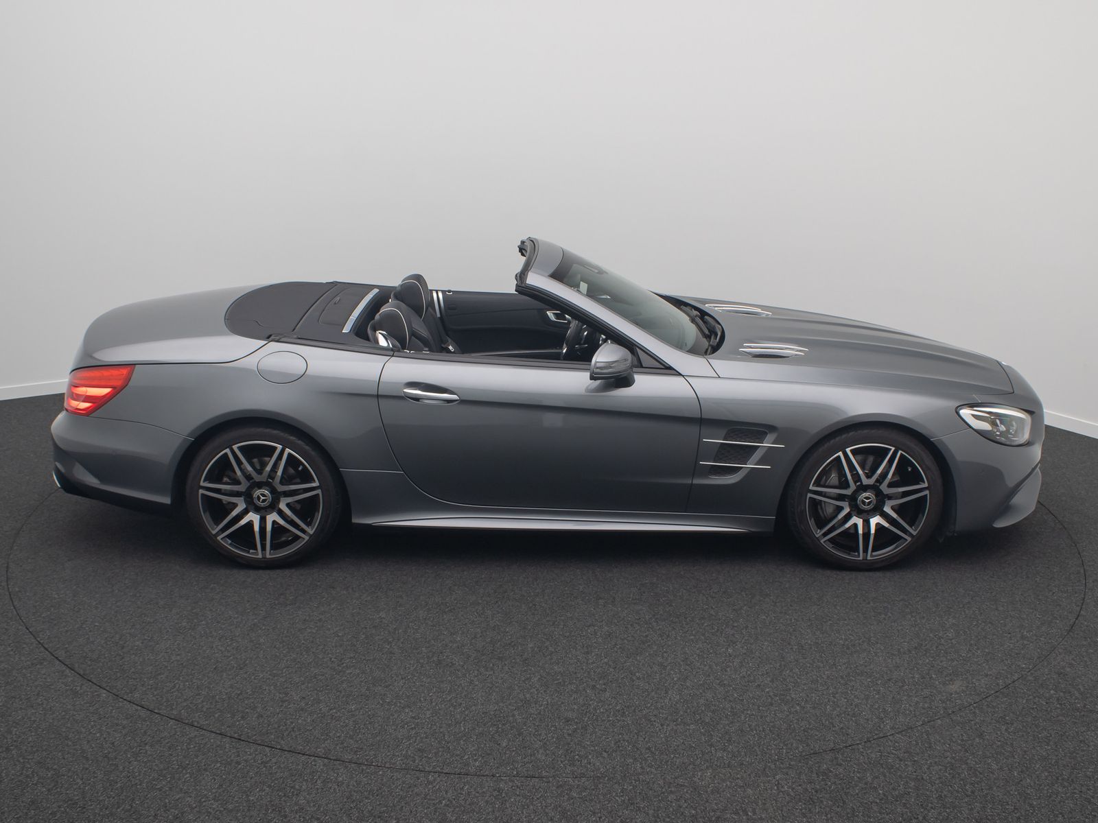 Fahrzeugabbildung Mercedes-Benz SL 400 AMG ACC Kamera H/K Komfort DAB FahrAssist