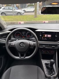 Volkswagen Polo - 2