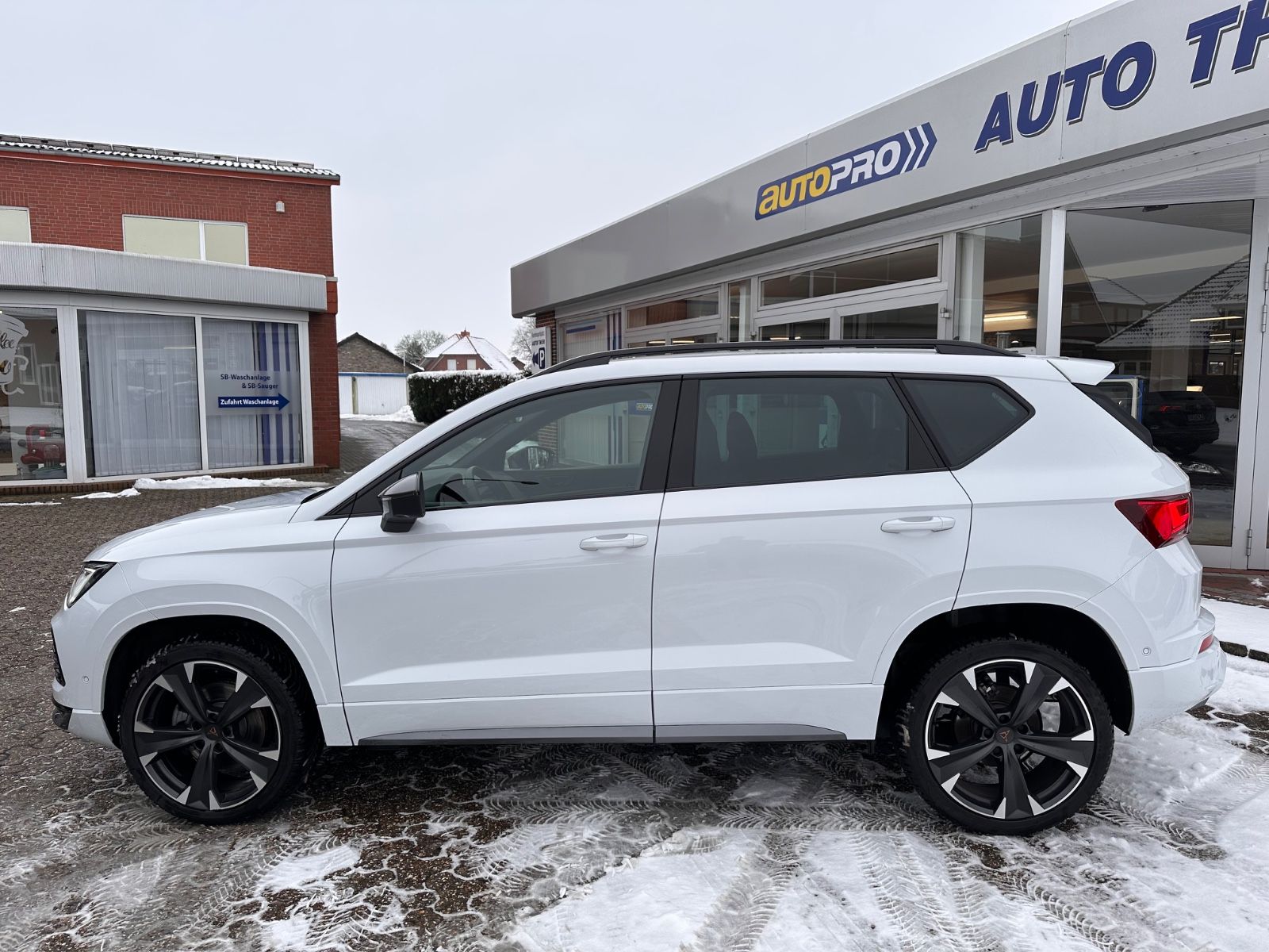 Fahrzeugabbildung CUPRA Ateca 1.5 TSI DSG ACC/Navi/SHZG/eHeck/LED/Travel