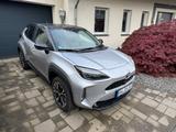 Toyota Yaris Cross Hybrid Elegant 4x4 360° Panoramadach - silberne Toyota Yaris Cross