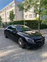 Mercedes-Benz CLA 180 Automatik mit sehr guter Ausstattung - : Sportwagen, Gute