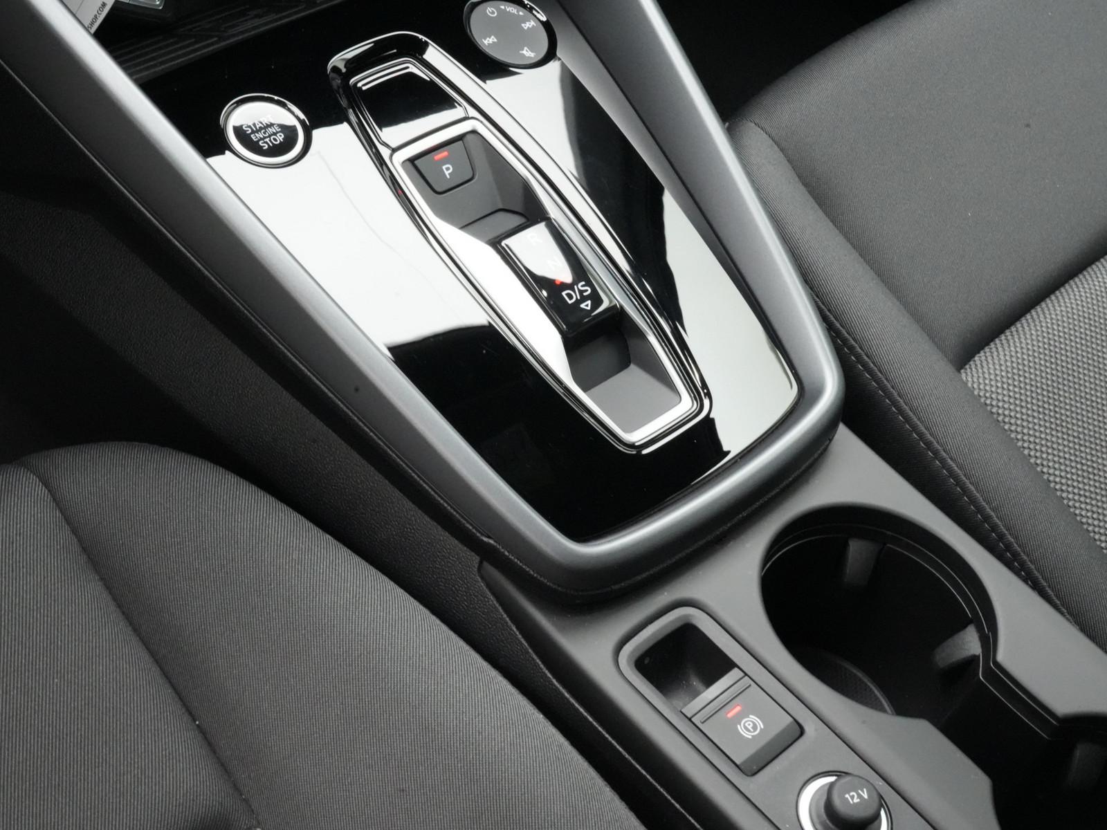 Audi A3 Sportback e advanced LED KAM ACC PDC NAVI SHZ