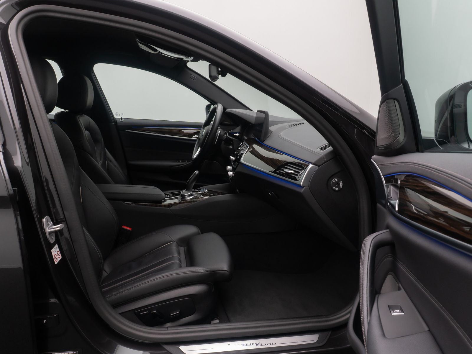 Fahrzeugabbildung BMW 540d xD Luxury Line H/K Kamera DAB AHK 4xKlima