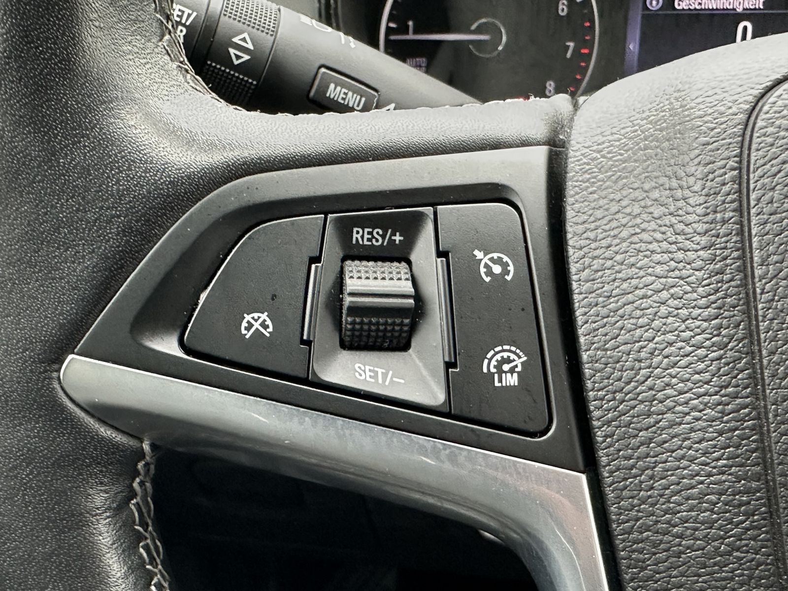 Fahrzeugabbildung Opel Mokka X 1.4 T Innovation NAV+LED+SHZ+KAMERA+18Zo