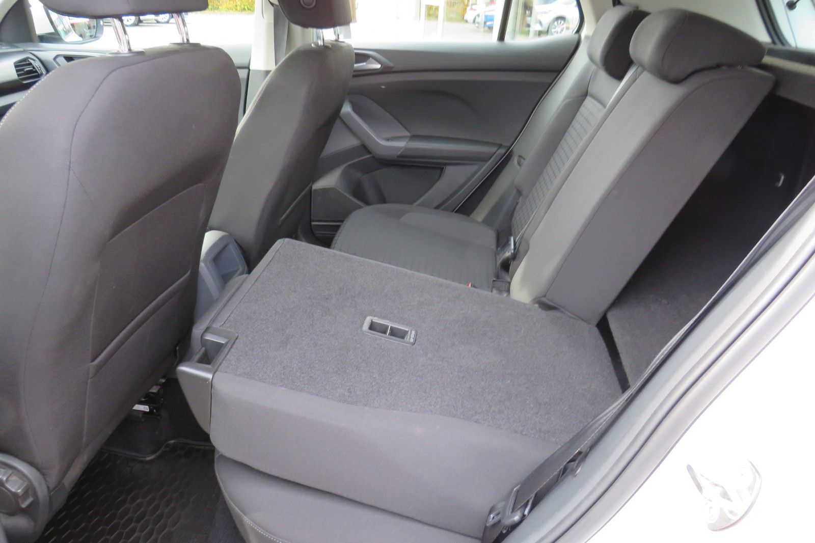 Fahrzeugabbildung Volkswagen T-Cross Life DSG PDC TELVOR SITZH. 1H.