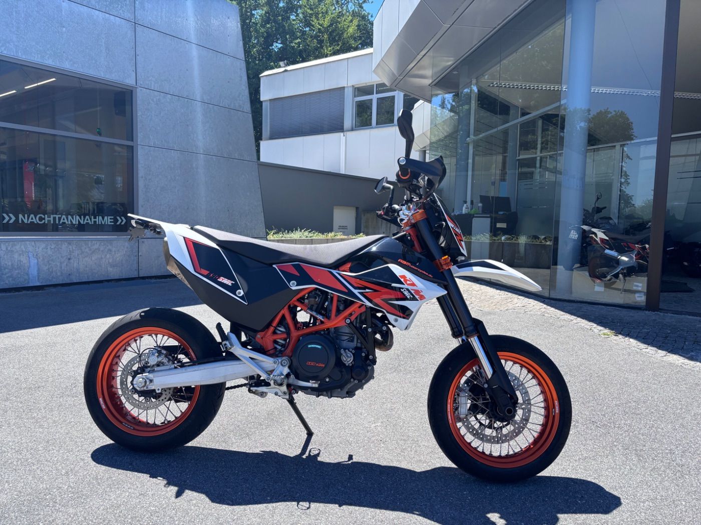 Fahrzeugabbildung KTM 690 SMC-R LC4, Kurzer Kennzeichenhalter,