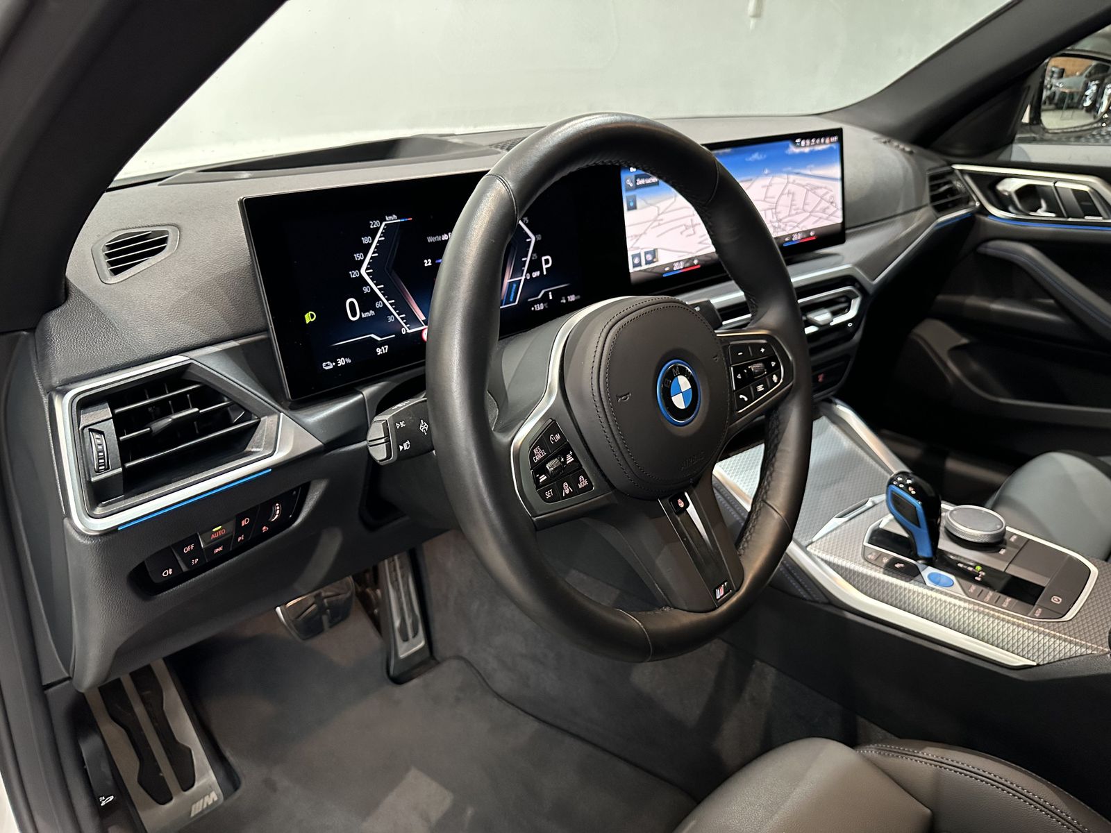 Fahrzeugabbildung BMW i4 eDrive35 Gran Coupé M Sport AHK HiFi