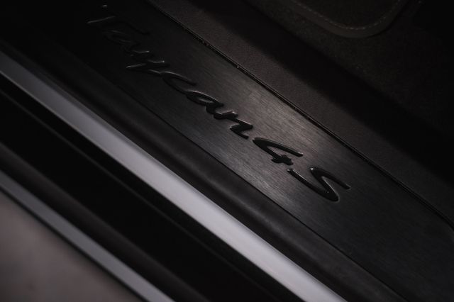 Fahrzeugabbildung Porsche Taycan 4S, PerformanceBat, 21, Wärmep.
