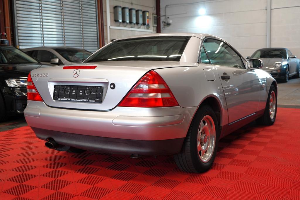 Mercedes-Benz SLK 200