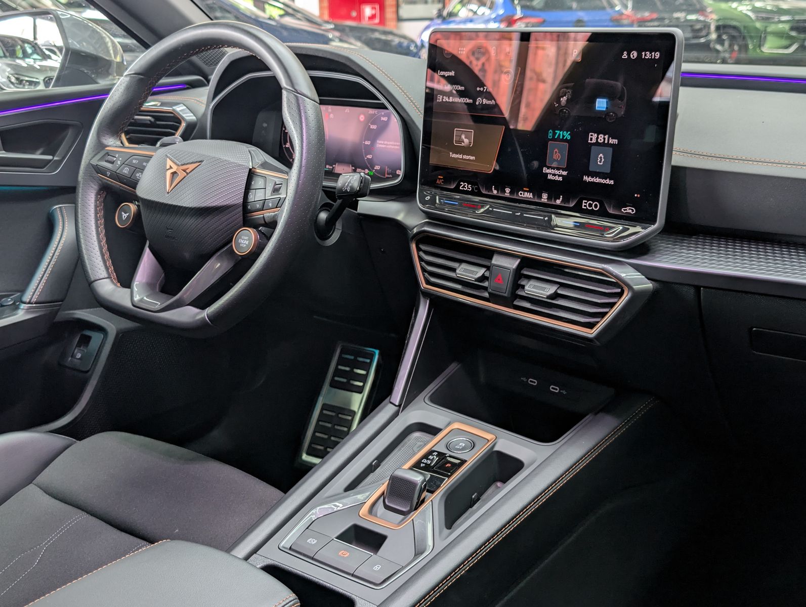 Fahrzeugabbildung CUPRA Leon 1.5 e-Hybrid ACC APP MATRIX EDGE SoH100%