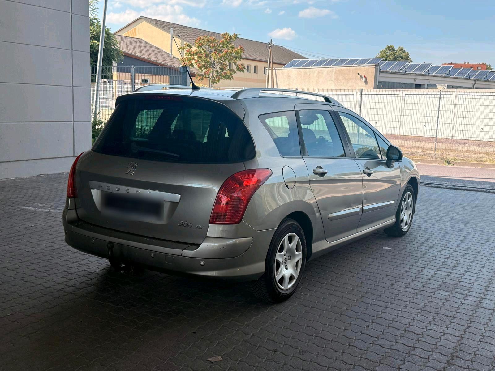 Peugeot 308 2010 — engine 109 HP (80kW)