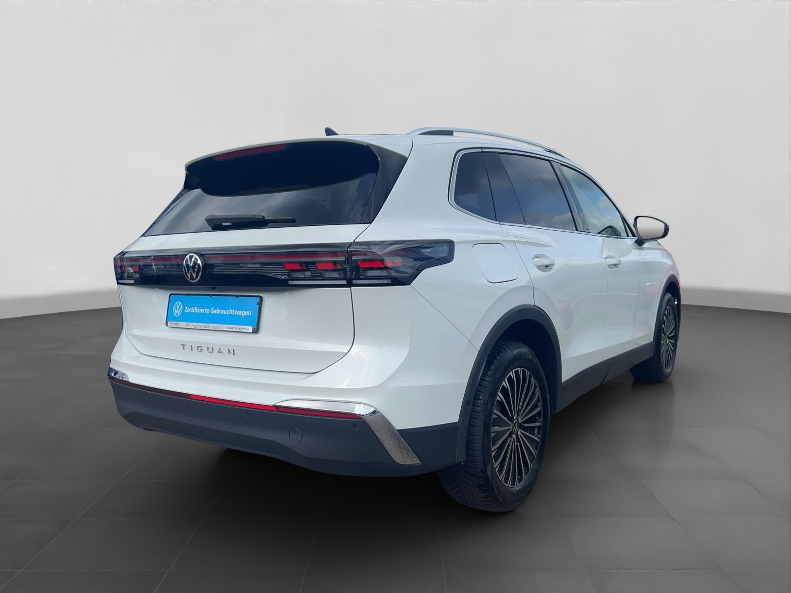 Volkswagen Tiguan 2.0 TDI ELEGANCE STHZG AHK 4xSITZH foto 3