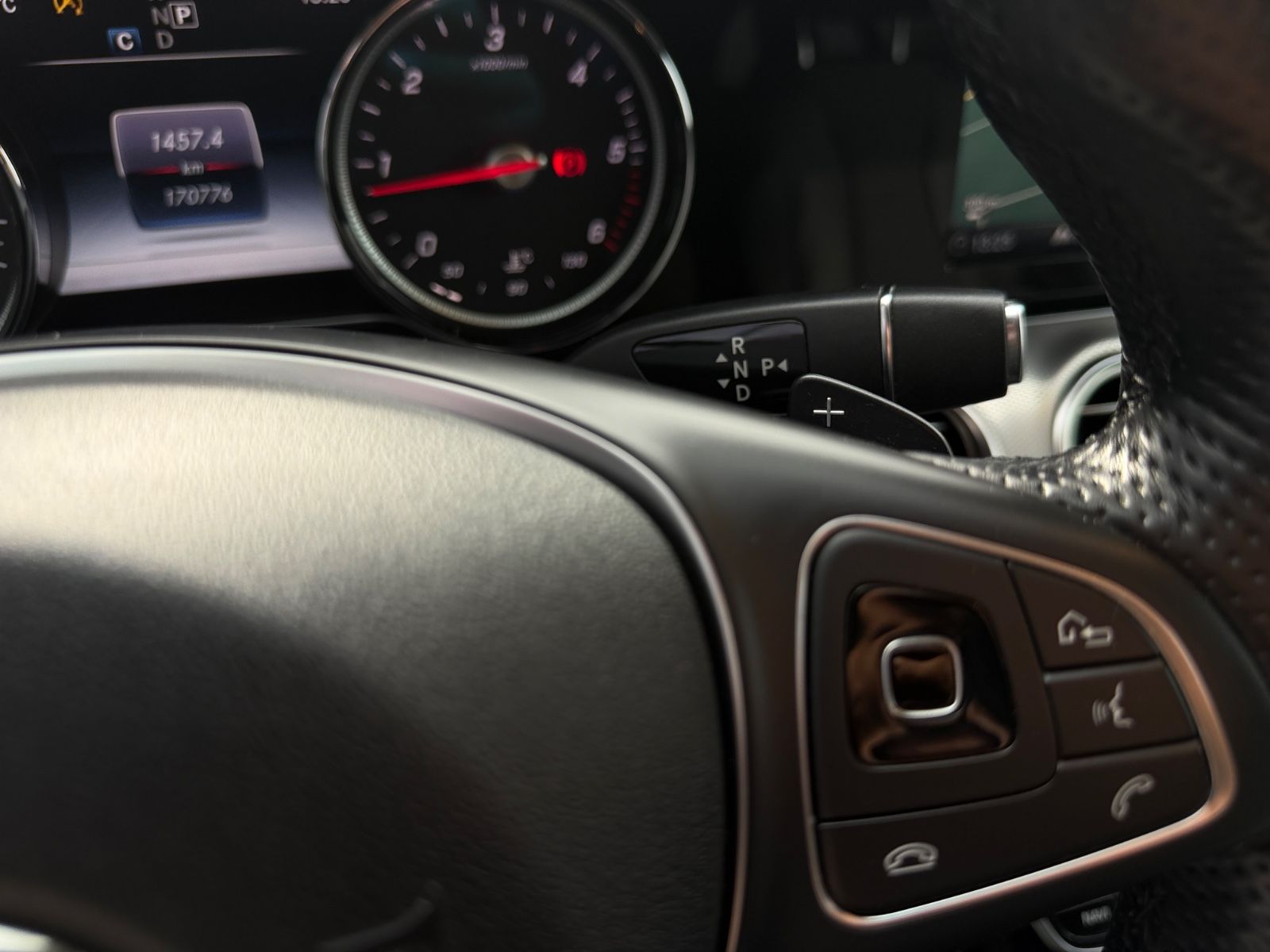 E 220 d T Modell Autom. Navi Leder LED
