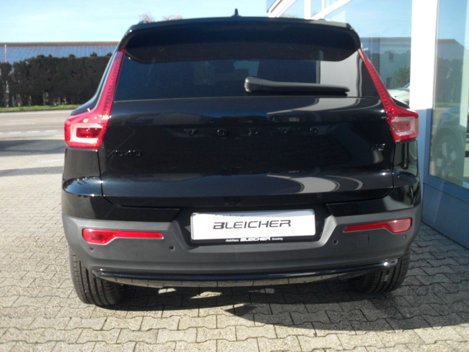 Fahrzeugabbildung Volvo XC 40 B3 Plus Black Edition | 360° | Panor.