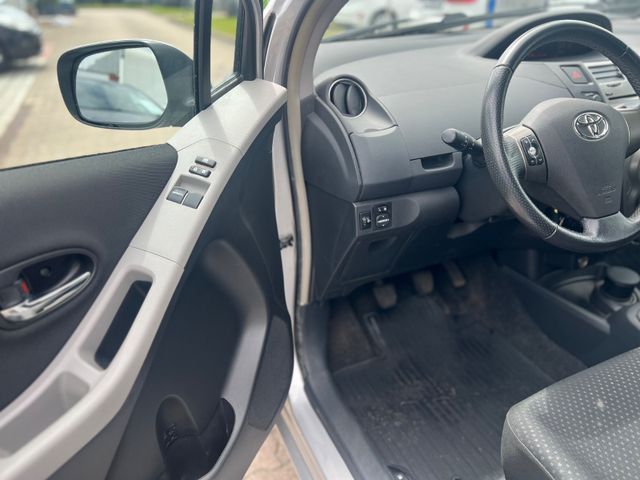 Toyota Yaris  Life