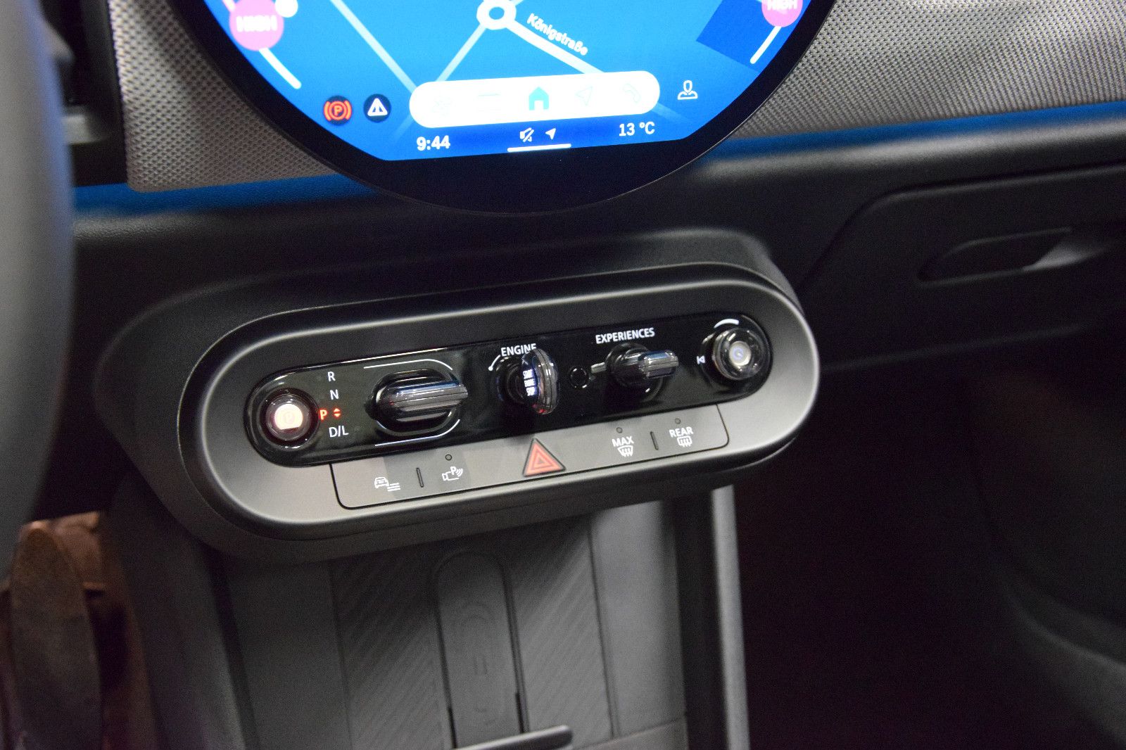 Fahrzeugabbildung MINI Cooper C Favoured Trim 5-Türen Paket-L Pano h/k