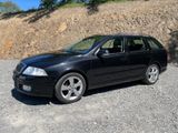Skoda Octavia Combi Sport Edition - Skoda Octavia mit Benzin-Antrieb: Kombi, Combi Sport Edition