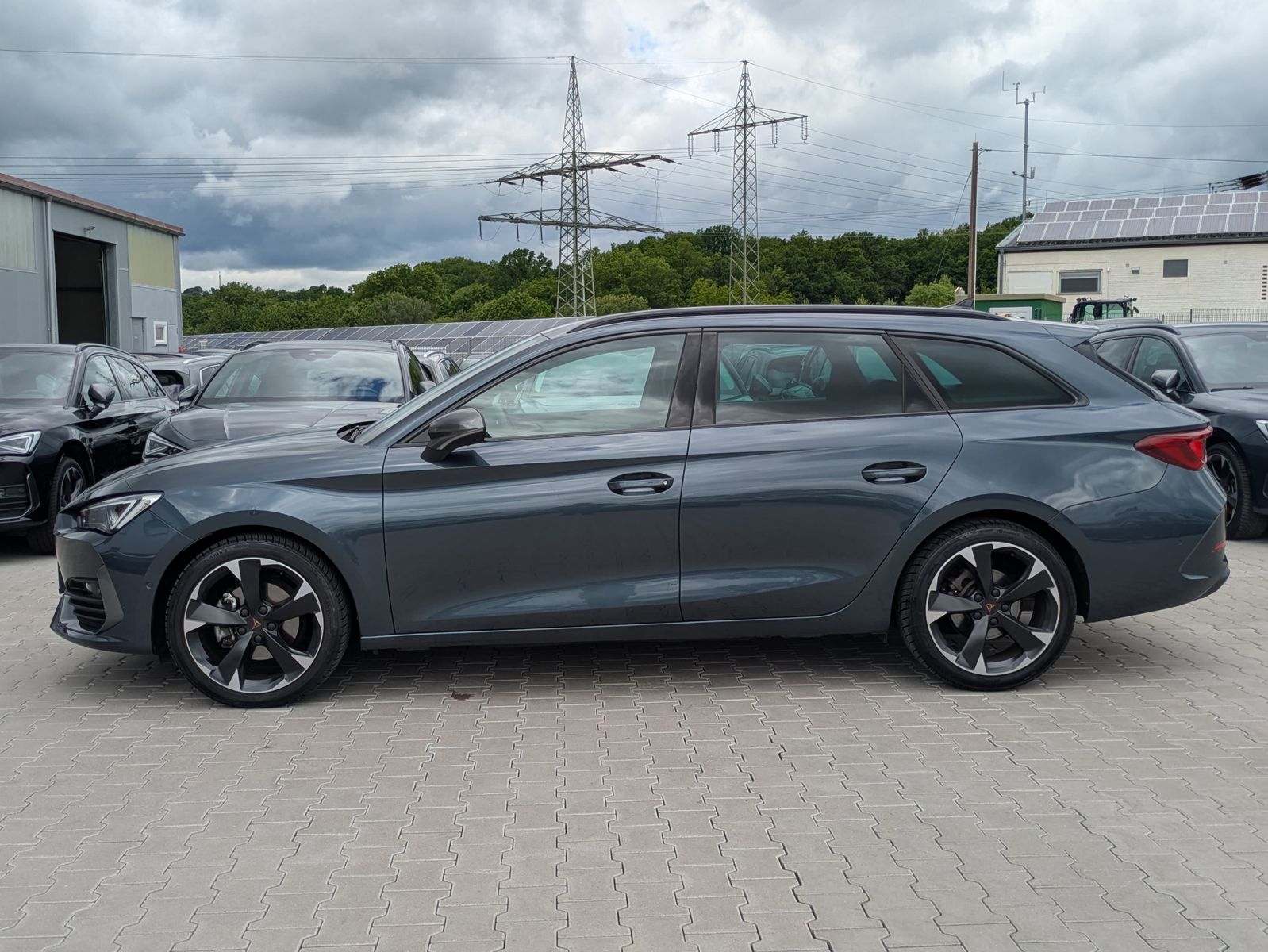 Fahrzeugabbildung CUPRA Leon 1.5 eTSI DSG MATRIX-LED*ACC*APP*KAMERA*18"