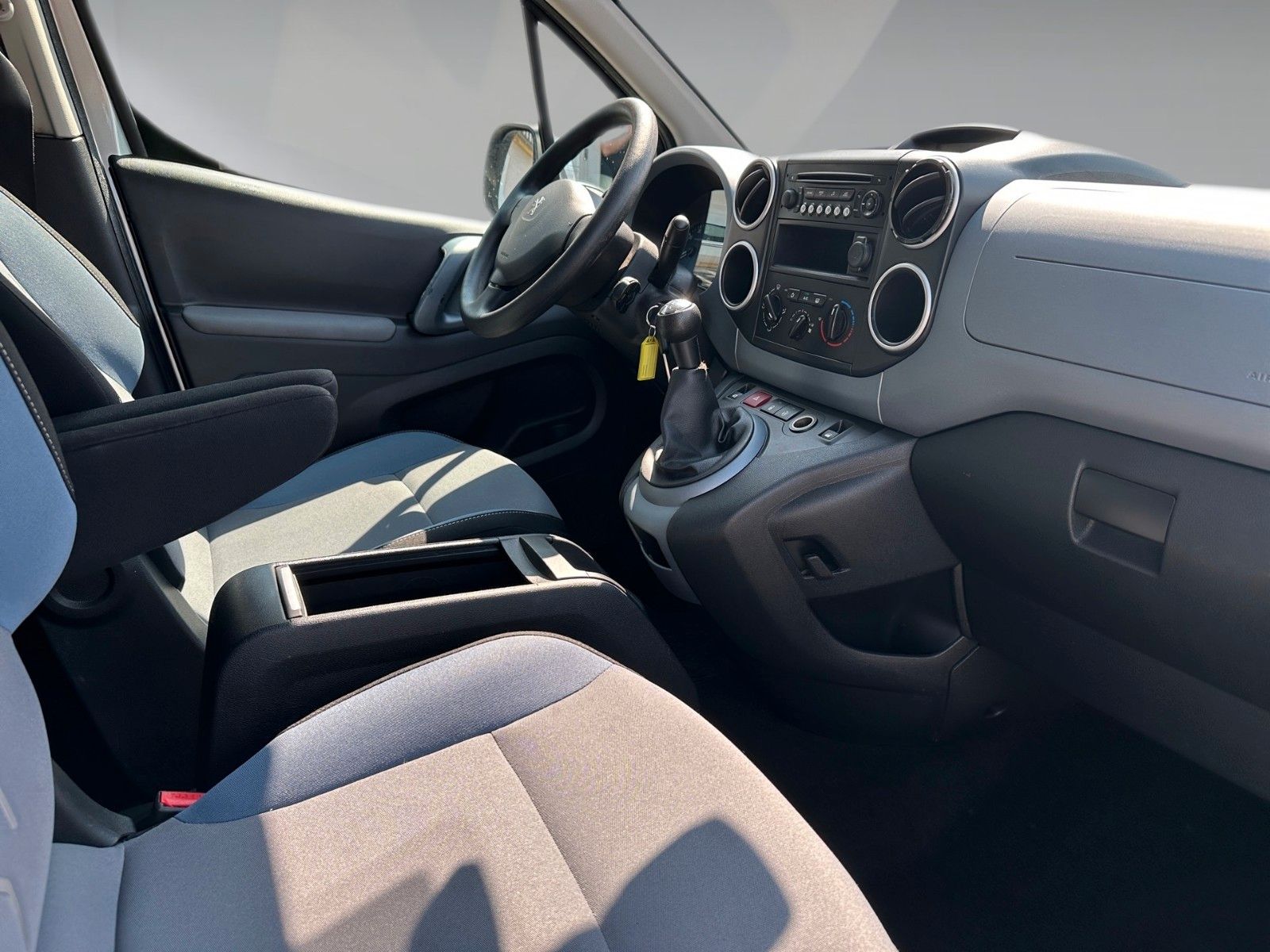 Peugeot Partner Tepee Active – Bild 4