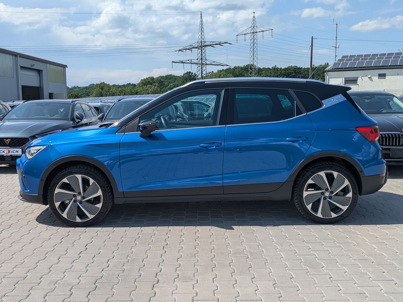 Fahrzeugabbildung SEAT Arona 1.0 TSI FR DSG AHK*ACC*LED*APP*DAB*KAMERA