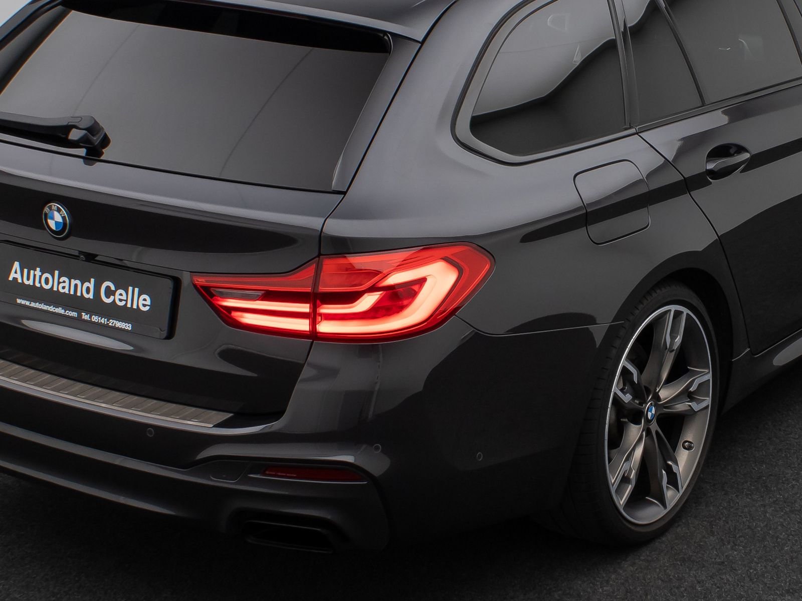 Fahrzeugabbildung BMW M550d xD Laser 360°HUD H/K AHK Komfort 20Zoll
