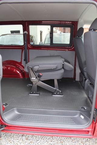 Volkswagen T6.1 Kombi 150PS DSG LED AHK Standhzg Campervor.