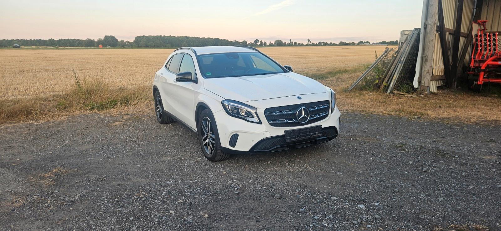 Mercedes-Benz 200