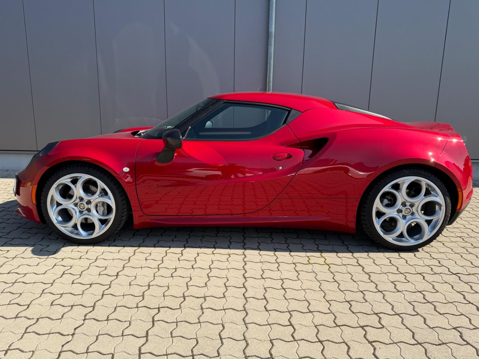 Alfa Romeo 4C !Carbon, Sportabgasanlage, Rosso Competizion!