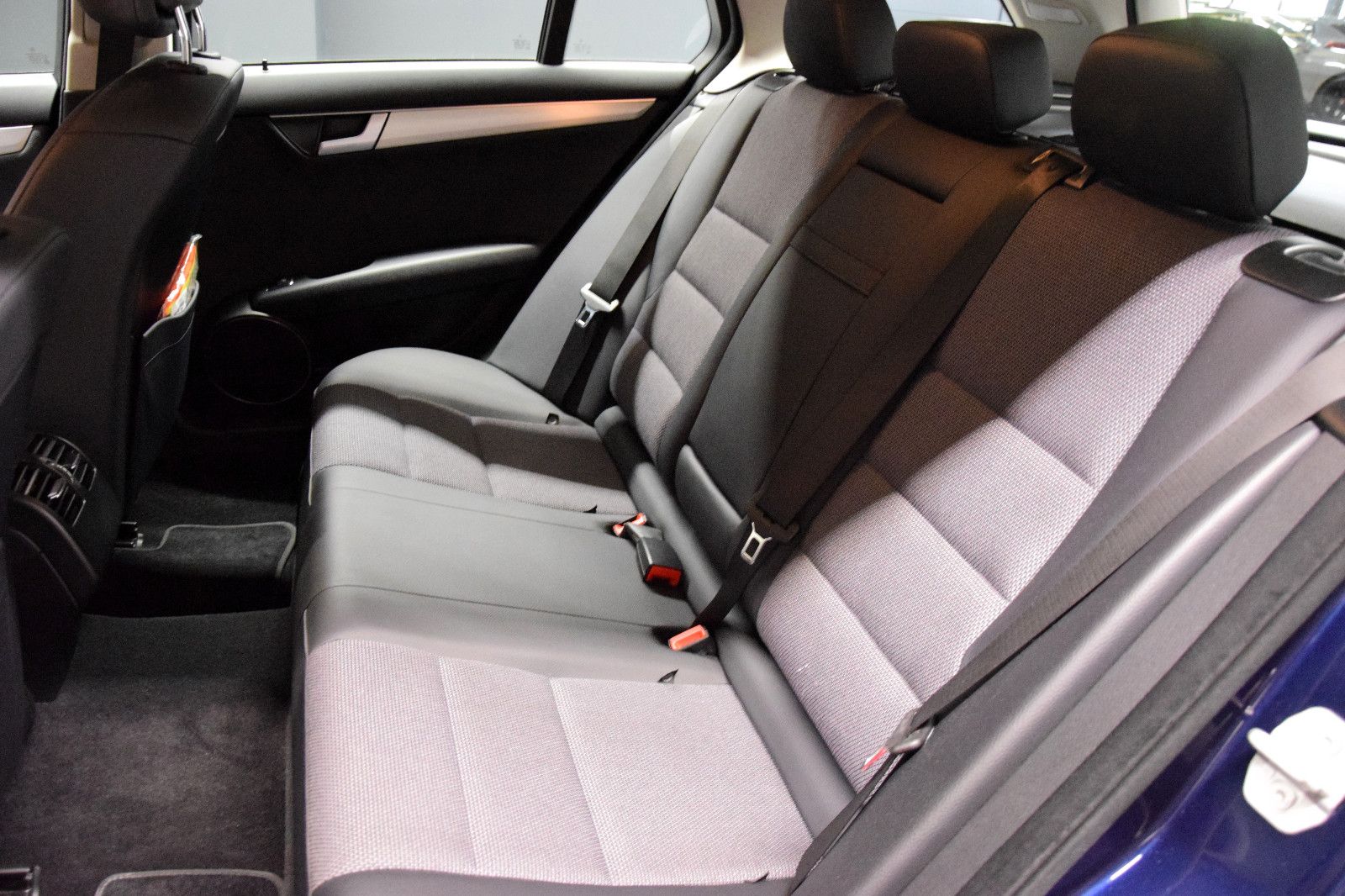 Fahrzeugabbildung Mercedes-Benz C 180 T CGI BlueEfficiency Avantgarde 2.Hand