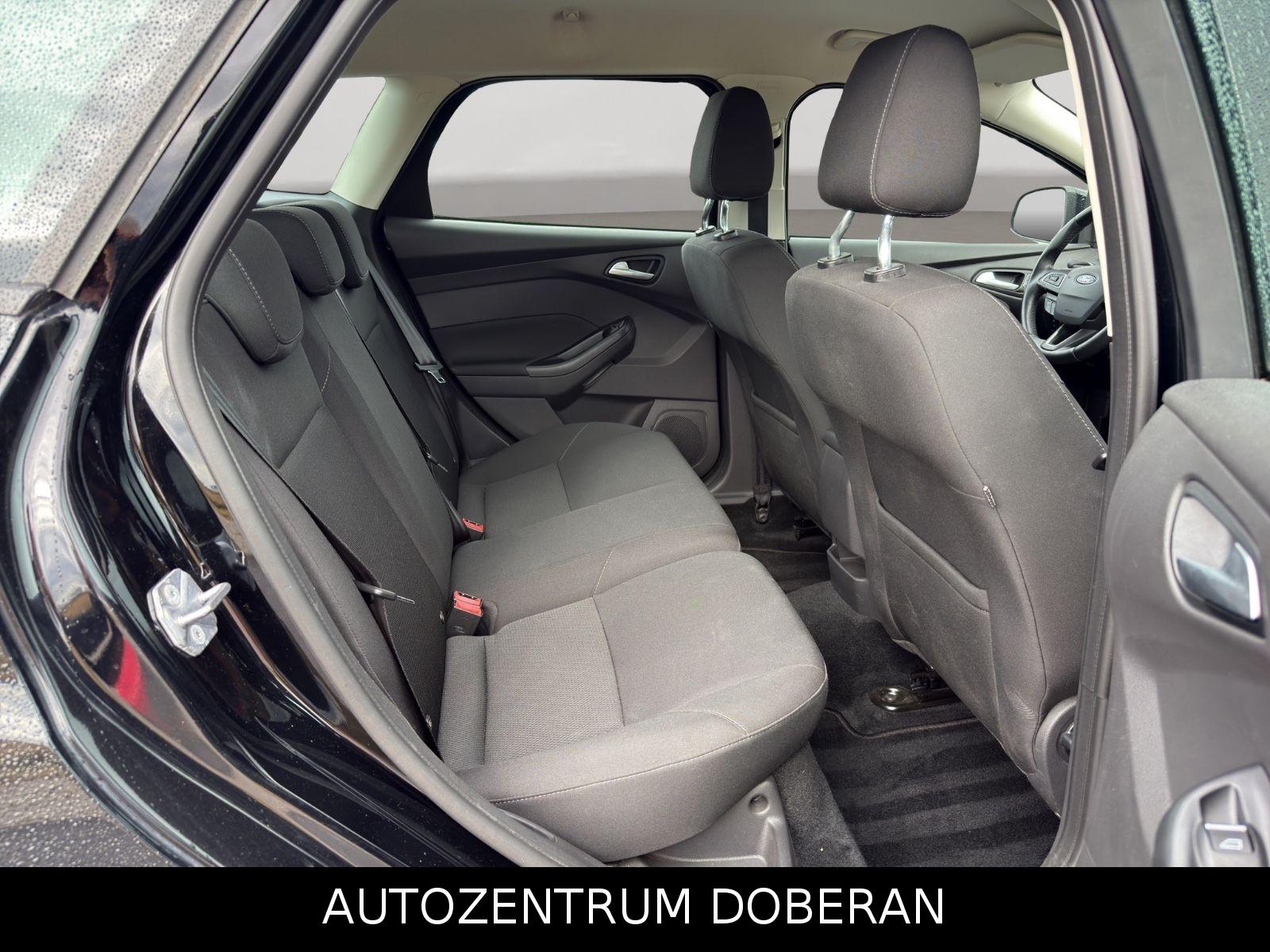 Ford Focus 2015 — photo 14