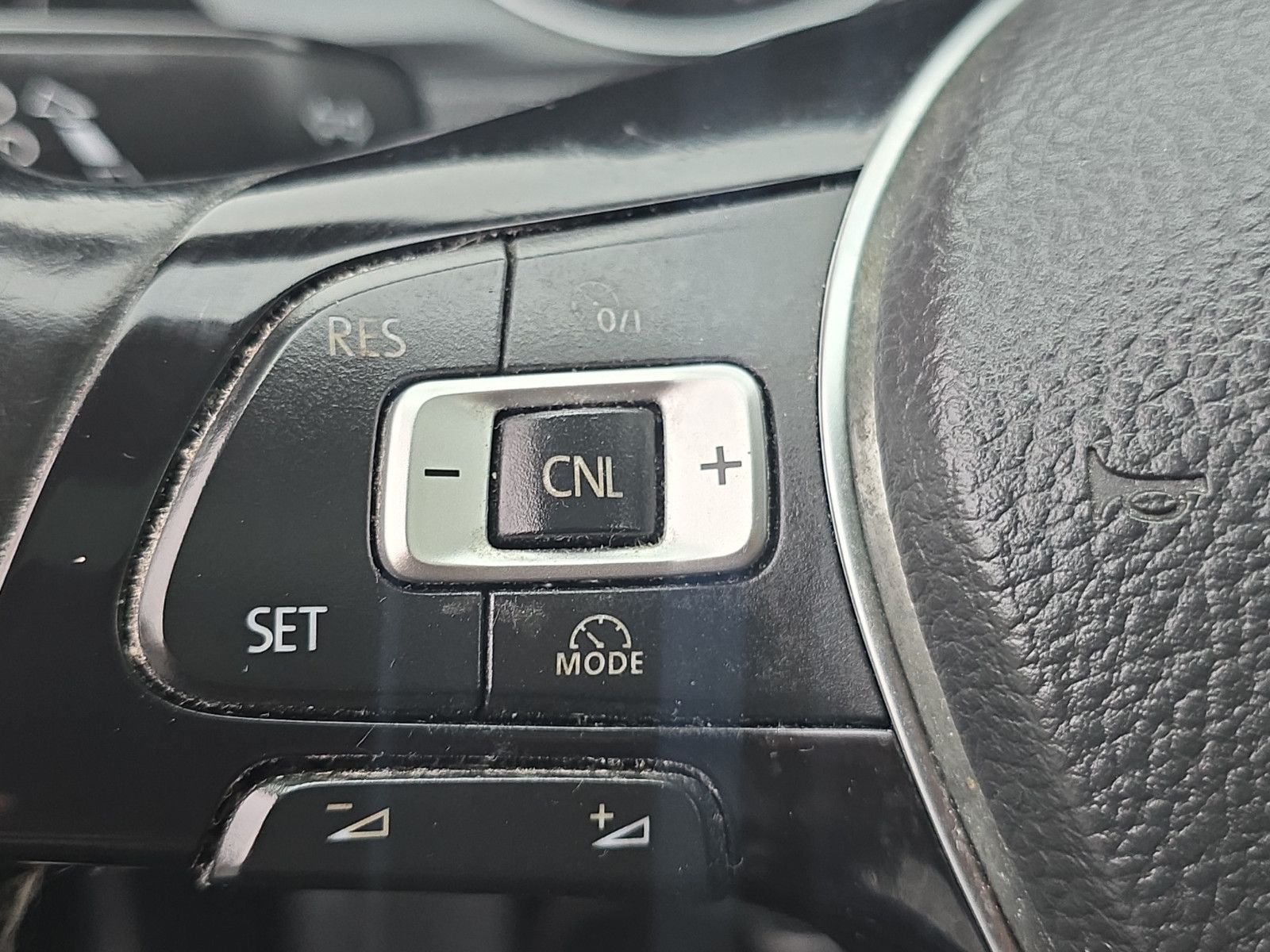 Fahrzeugabbildung Volkswagen Golf VII Cup AUS 1.HAND /Panorama/NAVI/PDC