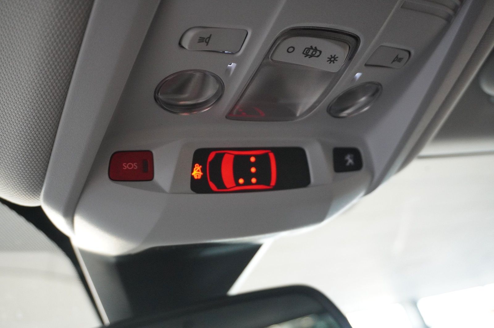 Fahrzeugabbildung Peugeot 3008 1.5D ALLURE NAVI/LED/KAMERA/VIRU./SHZ/AHK