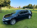 Volkswagen Passat Variant 2.0 TDI SCR DSG Business Vari... - VW Passat Variant Gebrauchtwagen in München