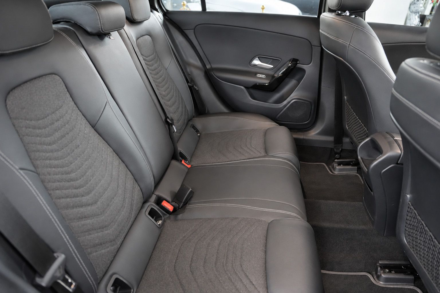 Fahrzeugabbildung Mercedes-Benz A 180 A 180 d Limousine *LED*SHZ*Navigation*ACC*