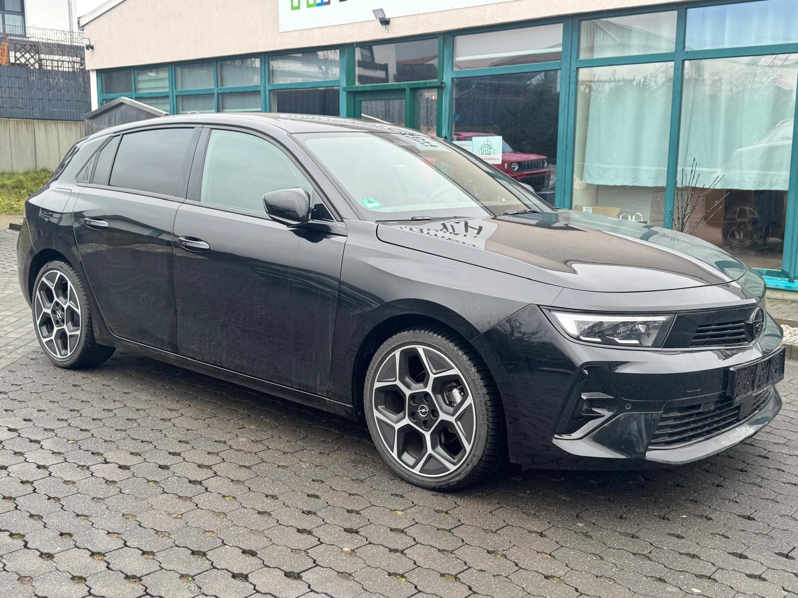 Opel Astra Ultimate 1.2 LED+NAVI+SHZ+360°+ACC+AHK+