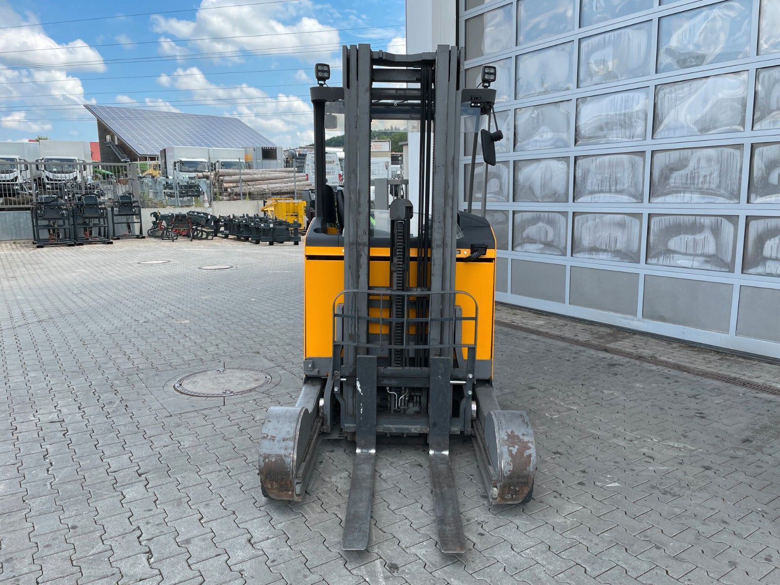 Fahrzeugabbildung Jungheinrich ETV C16 / Triplex 5.72m / SS / nur 3.112h / 2016