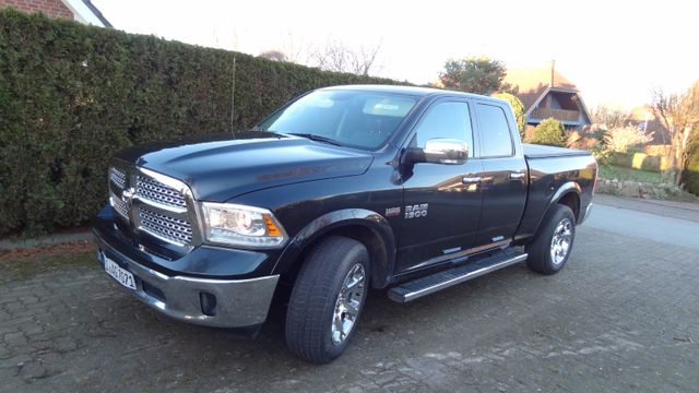 Dodge RAM 1500 Quad Cab Mid Box 5,7 Laramie 4x4 AHK LP