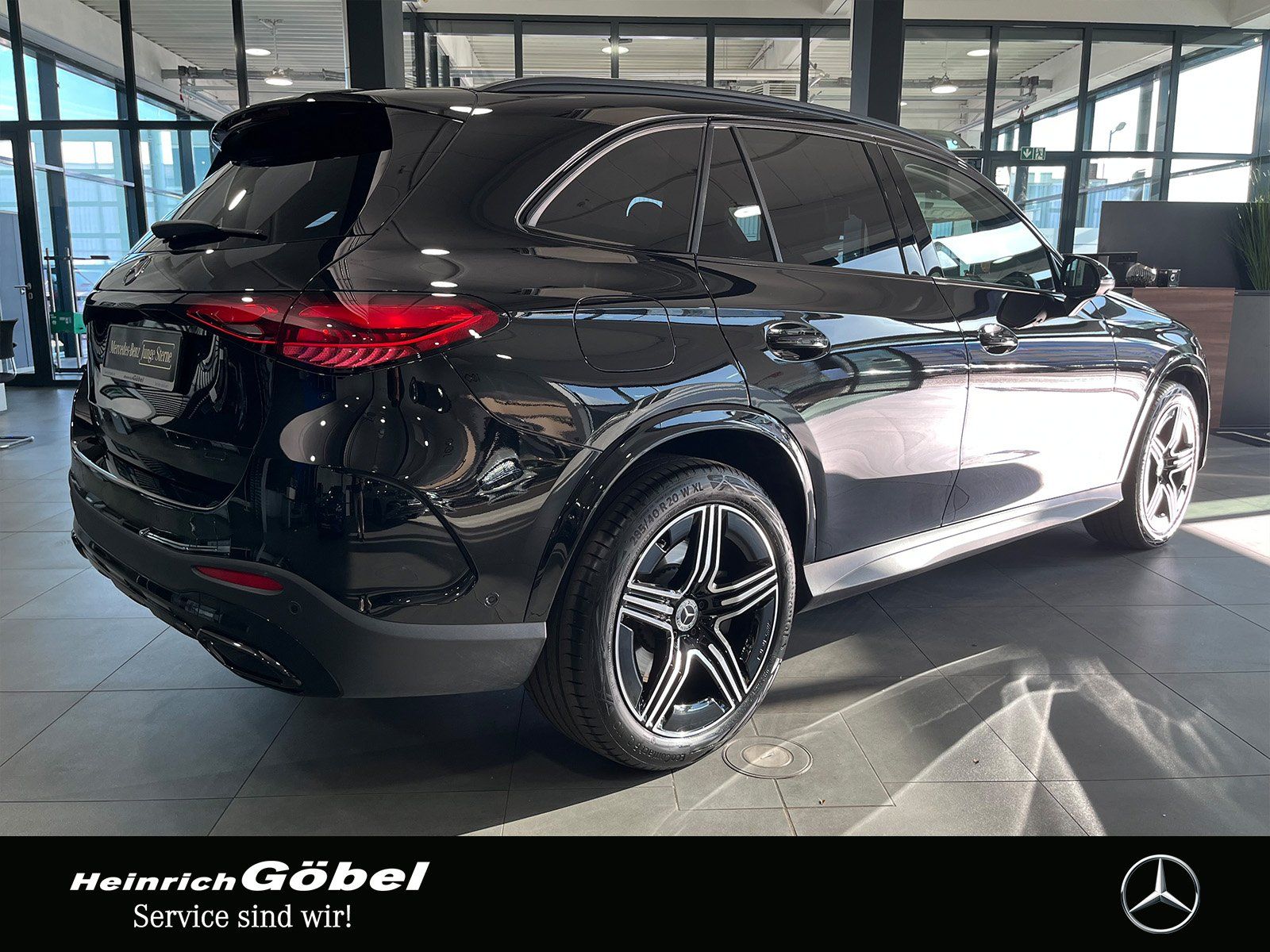 Fahrzeugabbildung Mercedes-Benz GLC 450 d AMG+PANO+AHK+AIRMATIC+STANDHZ.+BURMEST
