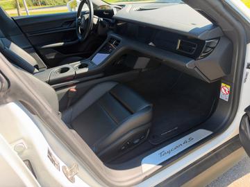 صورة مصغرة 13 لـ 2020 Porsche TAYCAN