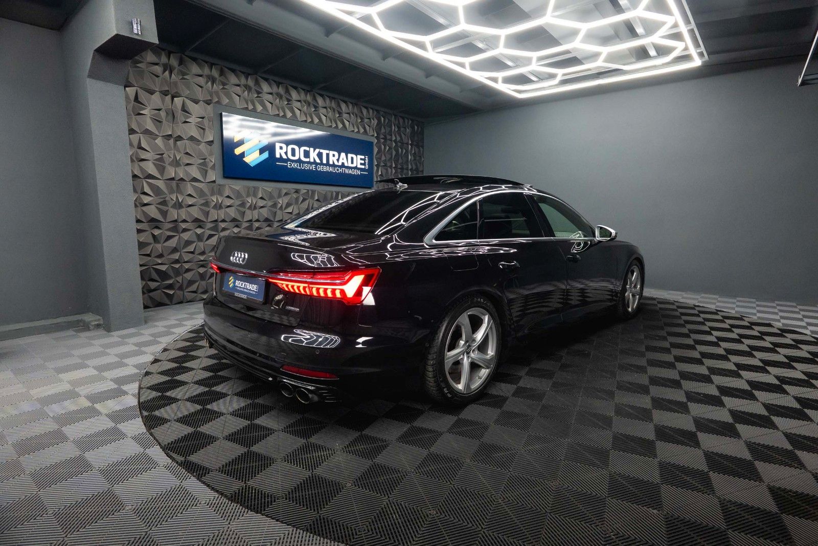 Fahrzeugabbildung Audi A6 55 TFSI quattro S-Line Plus *ACC*Pano*LED*DAB