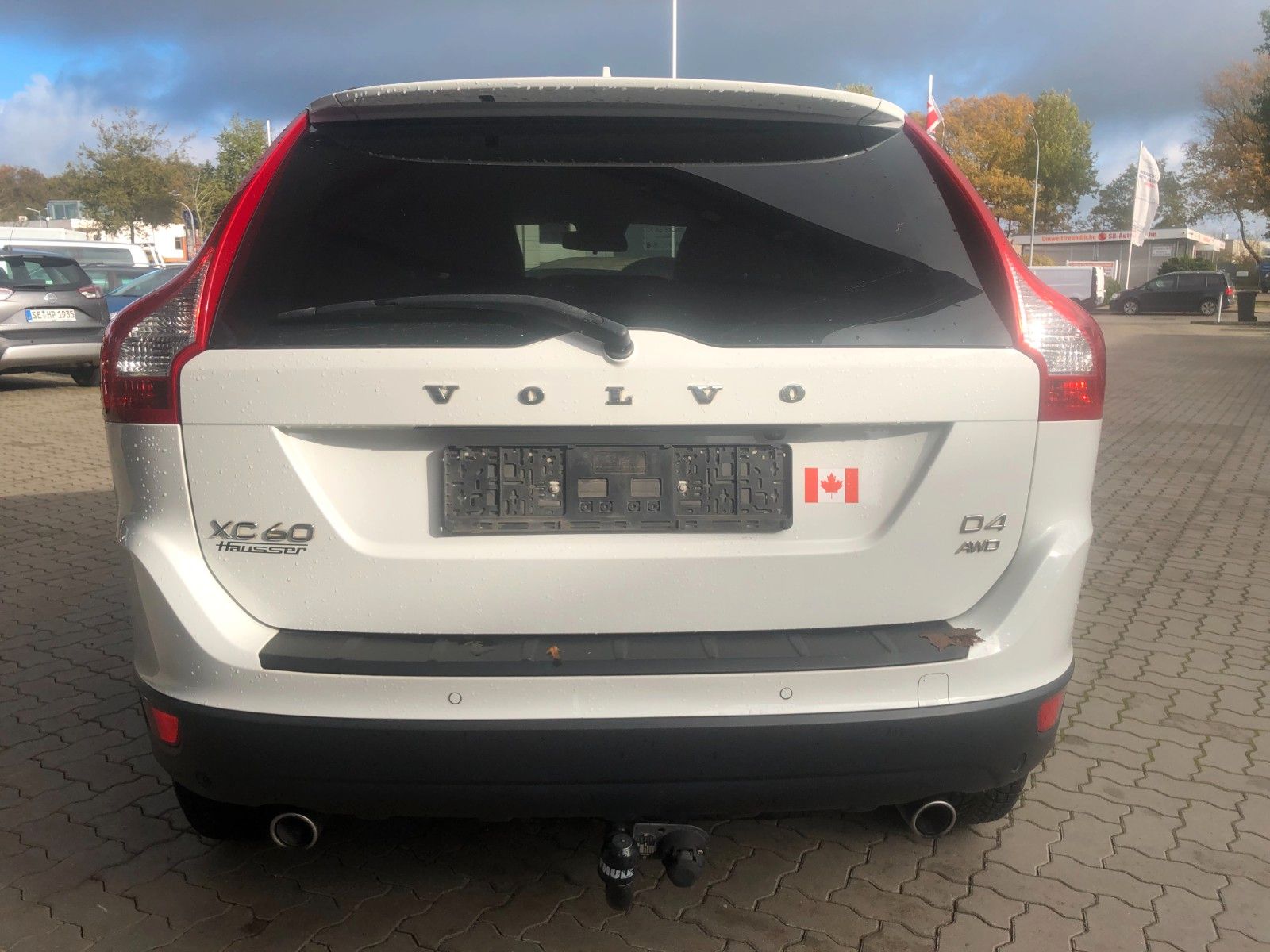 Fahrzeugabbildung Volvo XC60 Momentum AWD Frontschaden