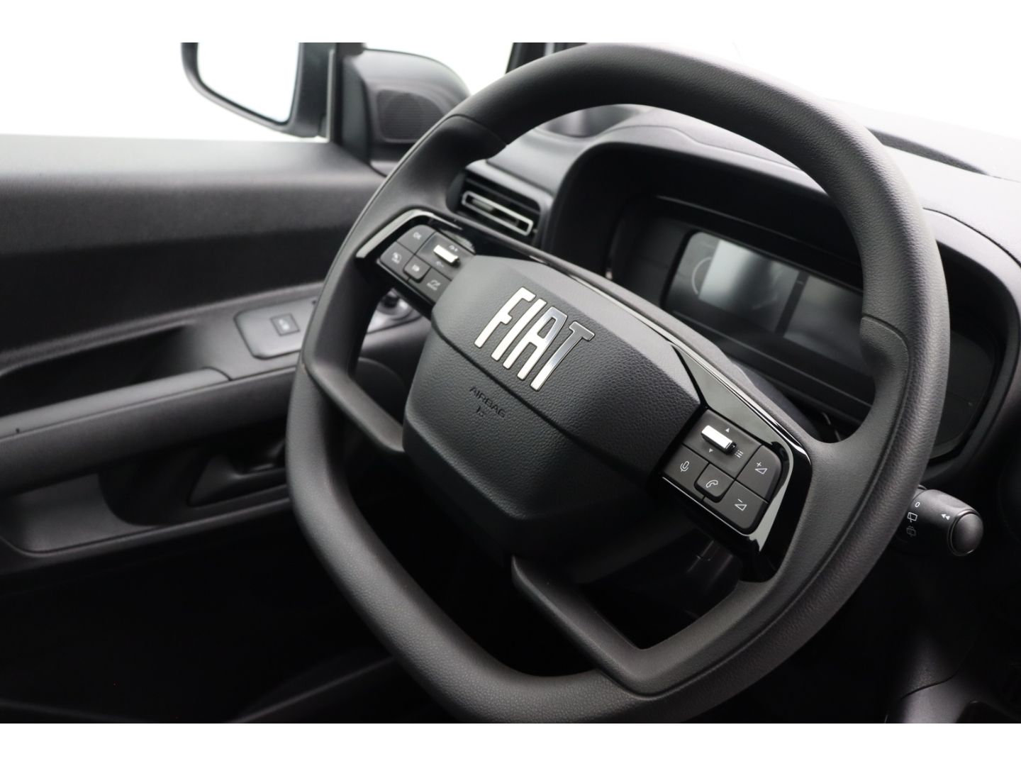 Fahrzeugabbildung Fiat Doblo Kastenwagen XL  L2  1.5 Diesel Kamera,Comf