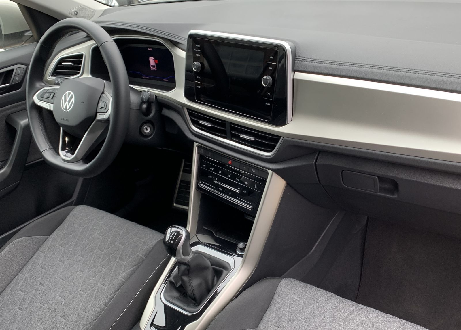 Fahrzeugabbildung Volkswagen T-Roc 1.5 TSI*Move*LED*ACC*AHK*STHZ*Cam*